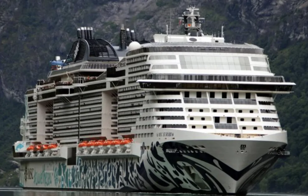Airlines and Cruise Lines Cancel Middle East Trips Amid Iran War Turmoil – Travel Chaos Deepens