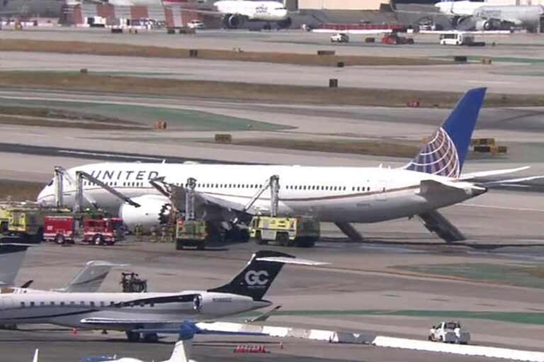 Blaze Breaks Out Mid-Air Forcing Emergency Landing and Passenger Evacuation