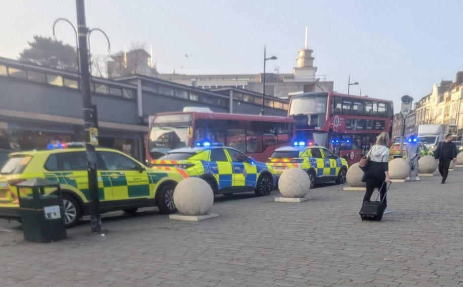 Heart Attack Panic at Bromley South Station as Elderly Woman Collapses – Emergency Services Respond Quickly