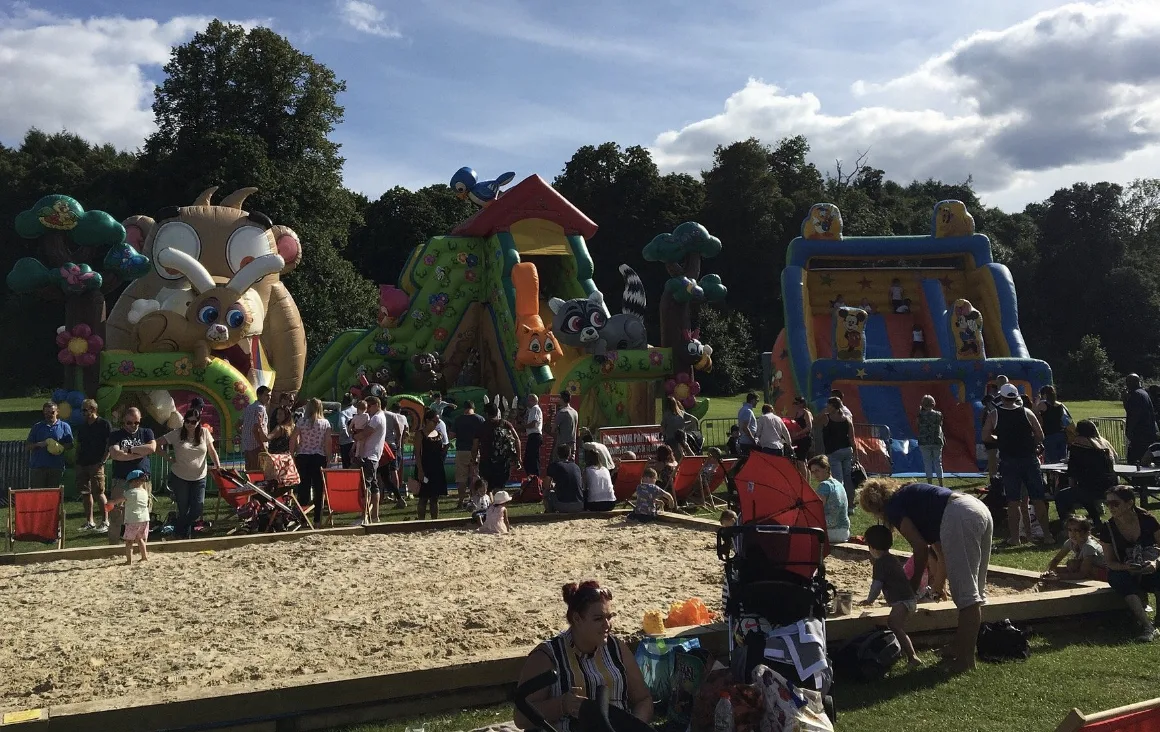 Pervert Exposes Himself in Reigate Playground – Police Hunt Tall White Male in 20s