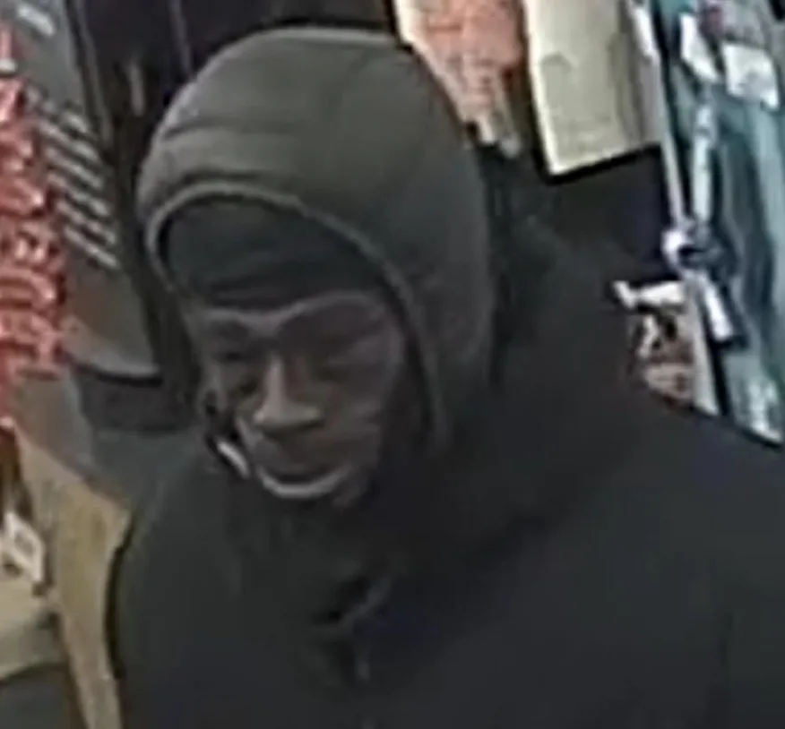 Manhunt Launched After Late-Night Shell Petrol Station Robbery in Stratford