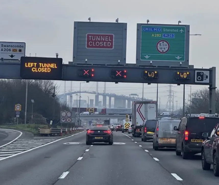 Dartford Tunnel Blaze Sparks M25 Chaos – Left Tunnel Closed, Massive Tailbacks to Swanley