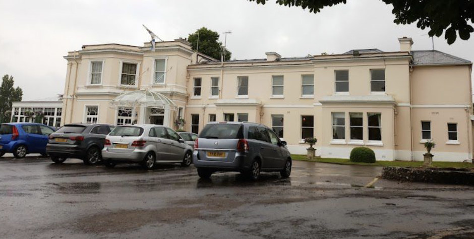 Murder Probe Launched After Woman’s Body Found at Private Members’ Club – Man, 44, Arrested as Police Search Thames