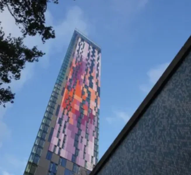 Woman Escapes Flames as Firefighters Tackle 16th-Floor Blaze at Croydon’s Saffron Square