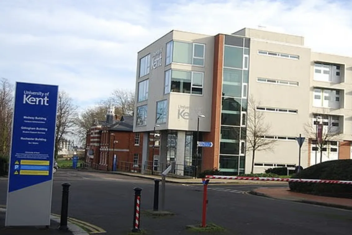 Deadly Meningitis Outbreak at University of Kent: Two Students Dead, 11 Hospitalised – Urgent Antibiotics Deployed in Canterbury