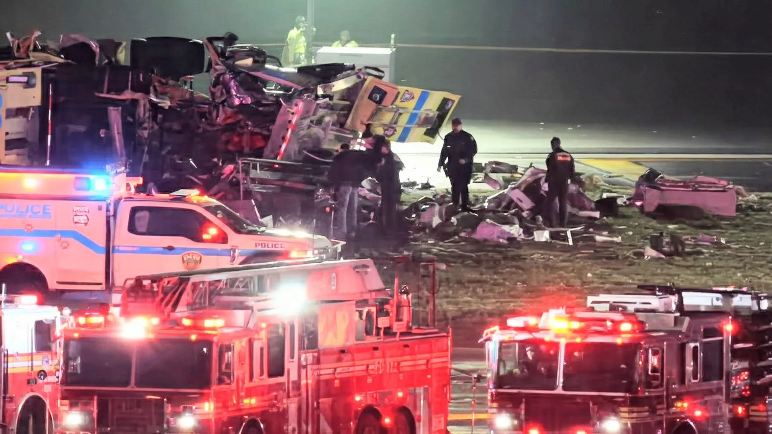 LaGuardia Horror: Jazz 646 Crashes Into Fire Truck After United Flight Smell Sparks Chaos – Two Dead, Multiple Injured