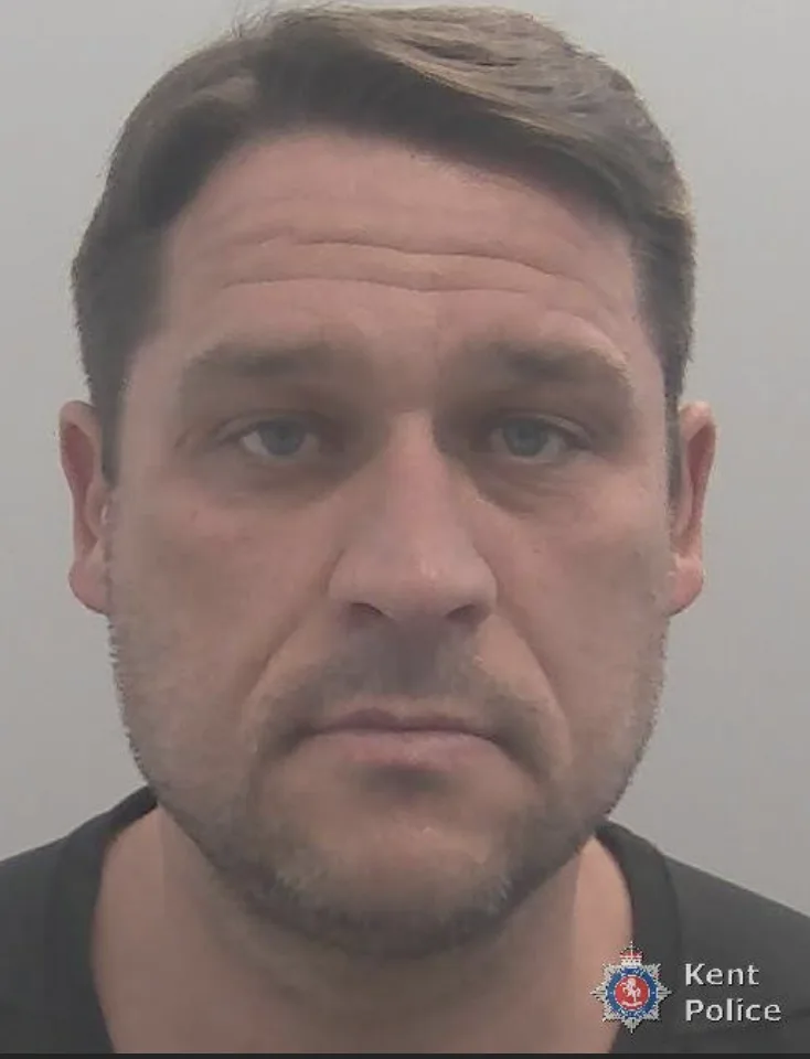 £22 Million Tax Scam Gang Jailed: Fake Labour Firms’ Bosses Face Heavy Prison and Director Bans