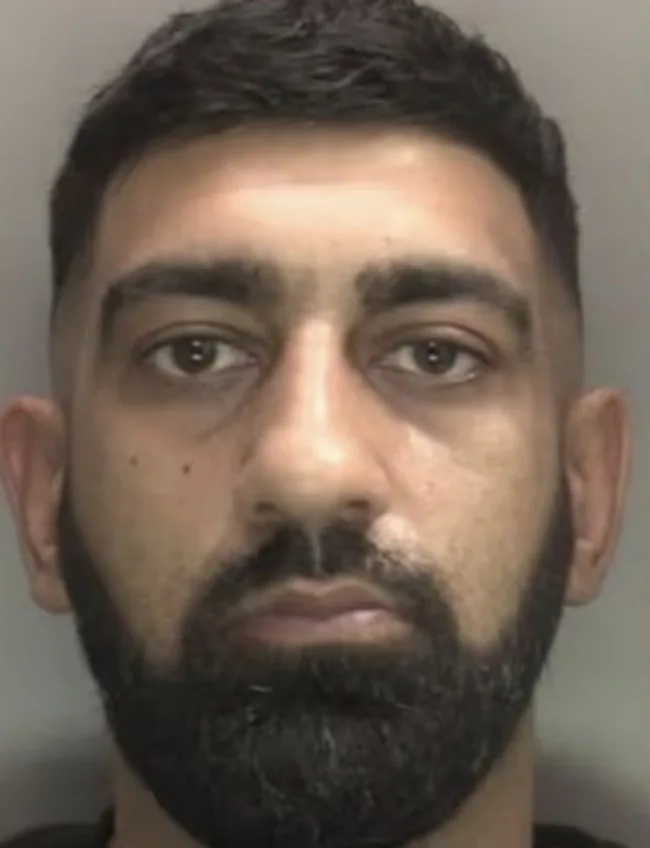 Manhunt Launched for Warwickshire’s Mohammed Khan Over Threats to Kill in Smethwick