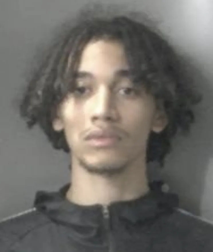 Peterborough Police Nab Salford Dealer Tossing 125+ Heroin and Crack Wraps in Streets