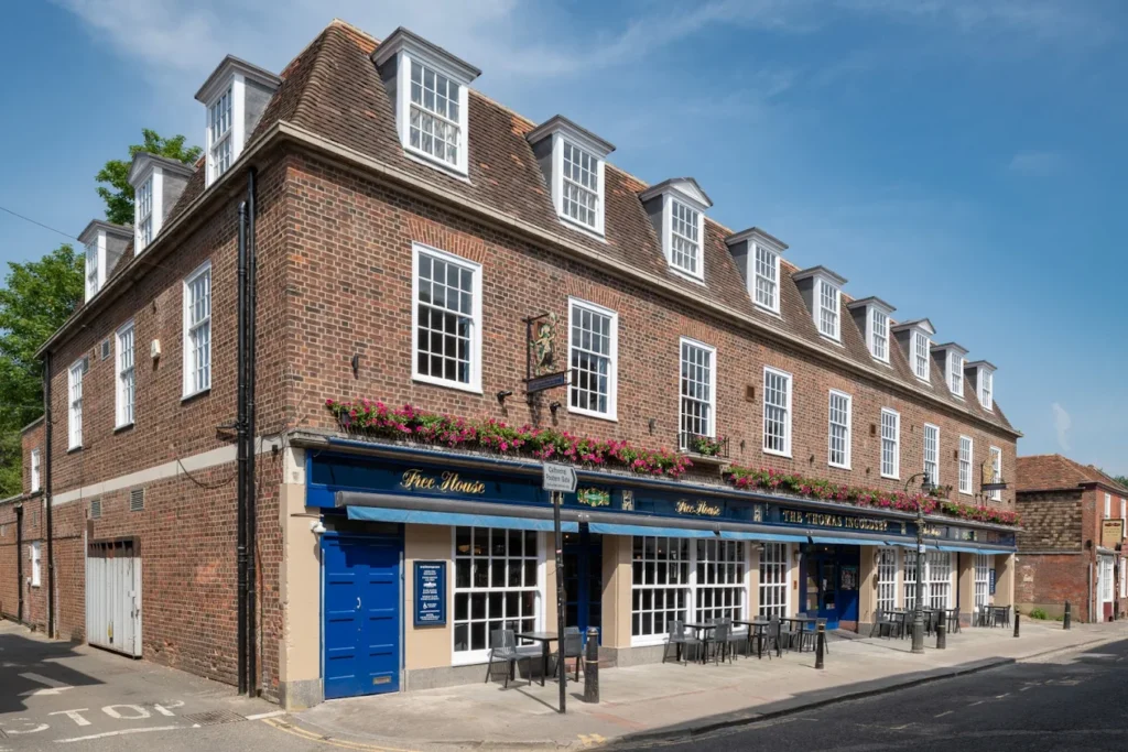 Kent Police Appeal for Witnesses After Suspected Voyeurism in Canterbury Pub