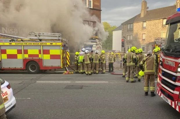 Over 100 Firefighters Battle Major Building Blaze in Rutherglen