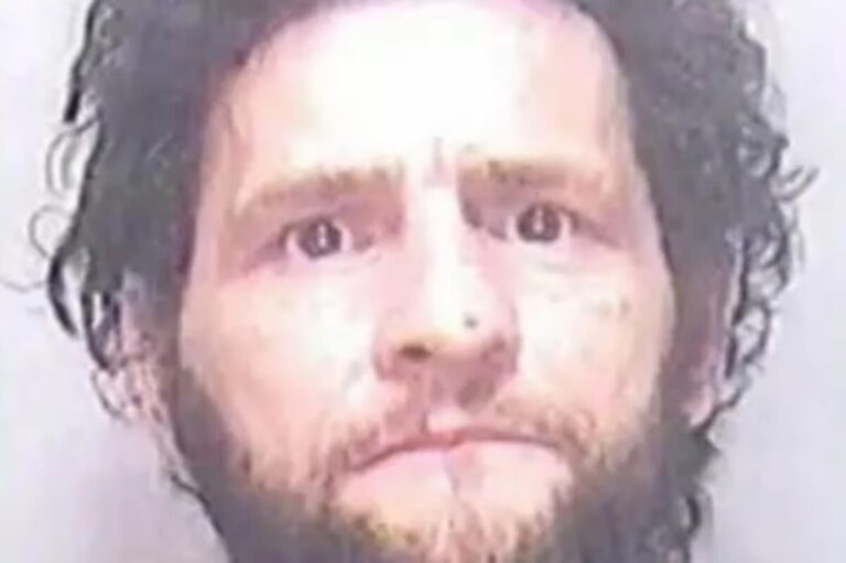 Murderer Duncan Heaton jailed extra 13 years for stabbing inmates in UK prisons