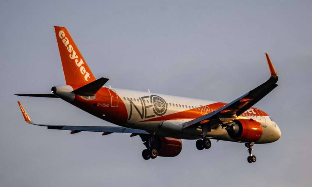 EasyJet Flight Turns Back Over English Channel After Technical Fault
