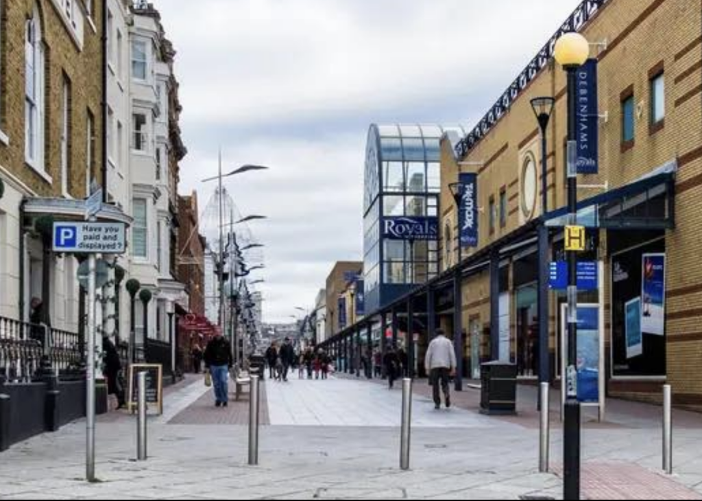15-Year-Old Charged After Knife Fight Injuries in Southend High Street Brawl