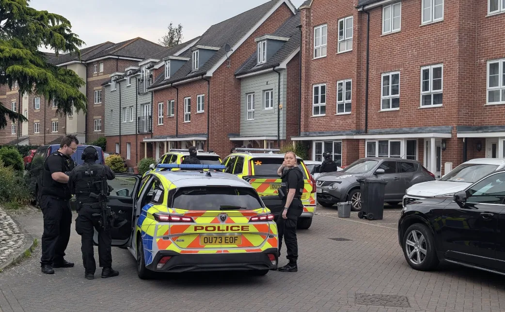Armed Police Detain Three in Taplow Wyeth Close Standoff