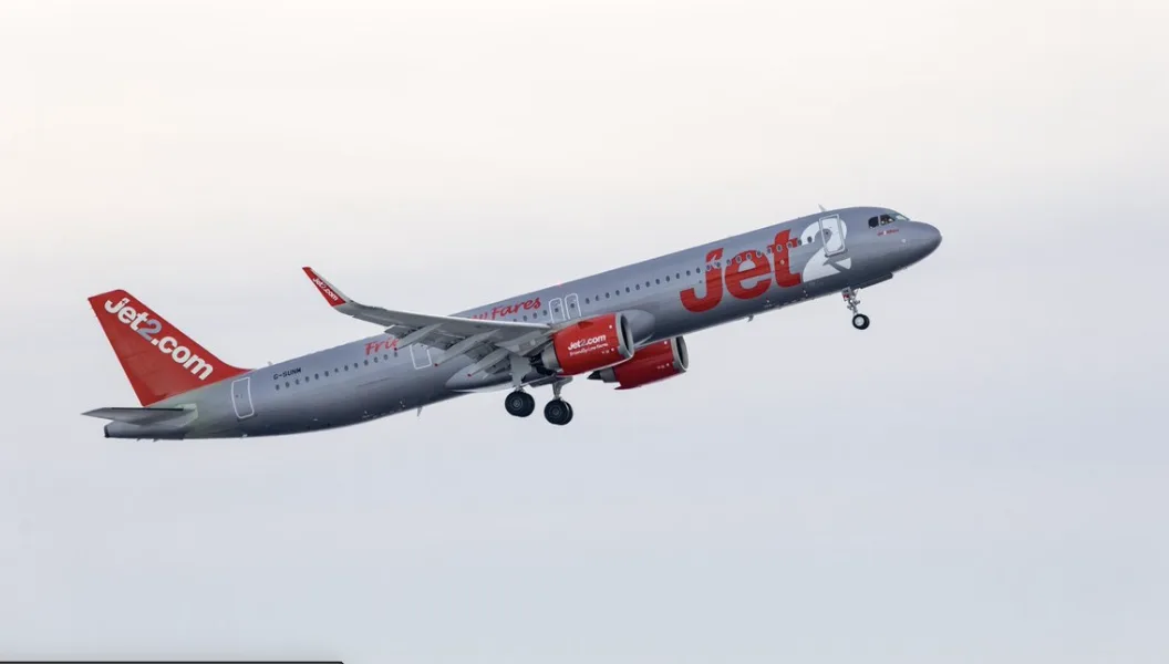 Jet2 Flight LS929 Diverts to Gatwick Over Medical Emergency