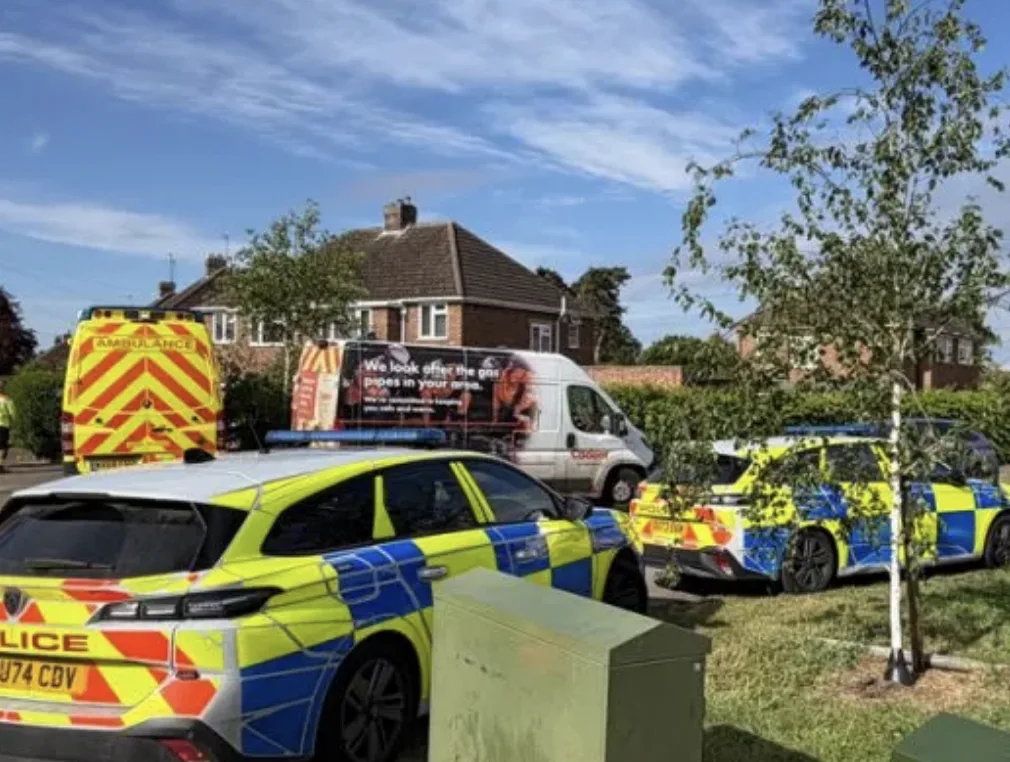 Man Shot Dead by Police After Barricade and Threats in Bedford