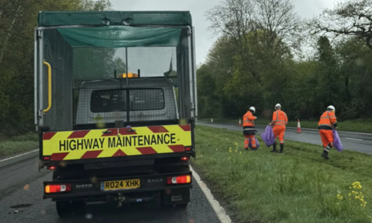East Hampshire Clears 400 Bags of Litter from A31 in Major Clean-Up