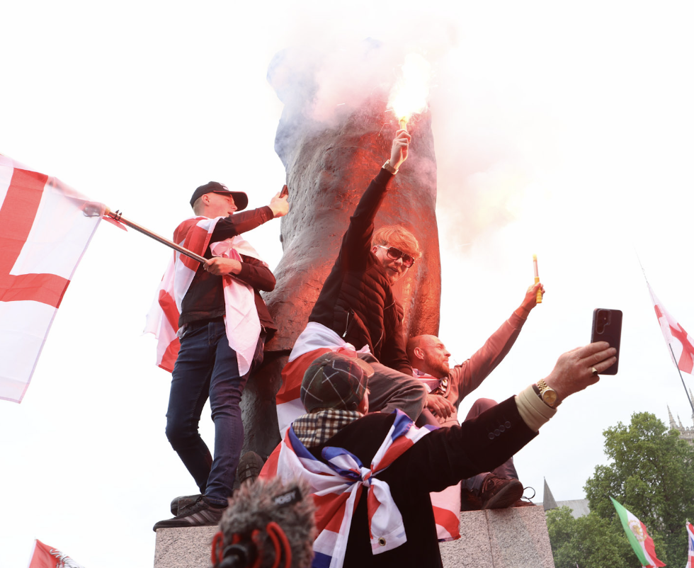 43 Arrested as Tommy Robinson Rally and Pro-Palestine Protest Clash in London