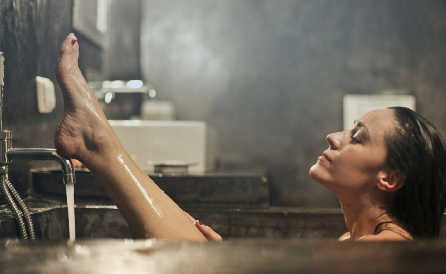 The Best Evening Self-Care Rituals People Actually Keep Up With
