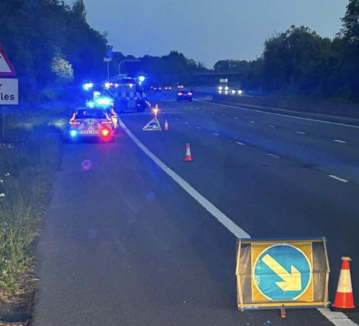 Vehicle Hits Tree on M4 Near Swindon Early This Morning