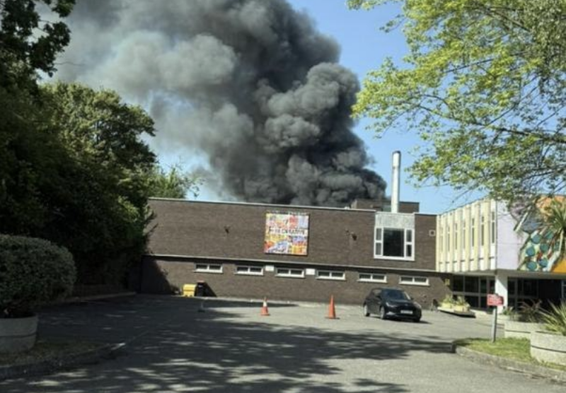 Fire Prompts Major Evacuation Near Daler Rowney Warehouse in Bracknell
