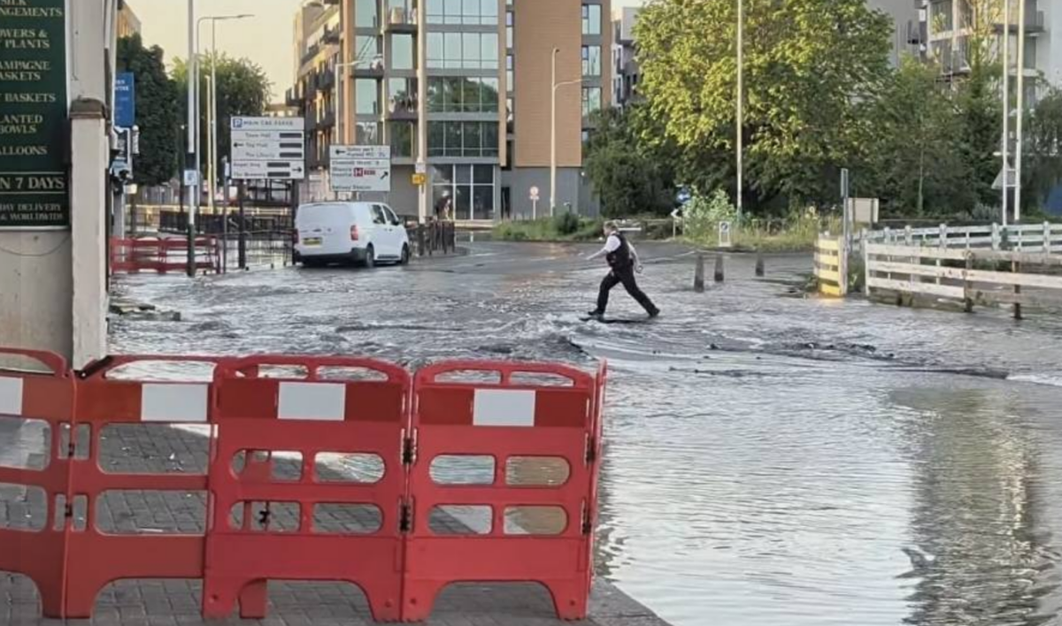 Burst Water Main Closes St Edwards Way Roundabout in Romford