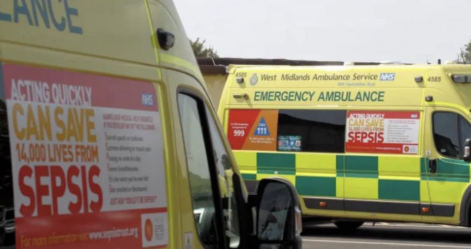 Man Dies After Car Hits Tree on Oldbury Road Smethwick