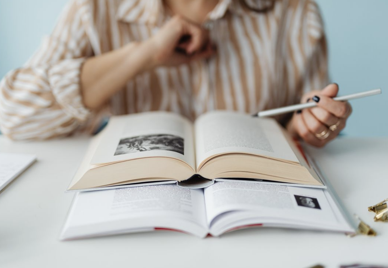 Bespoke Paper Support Helps Working Parents Graduate