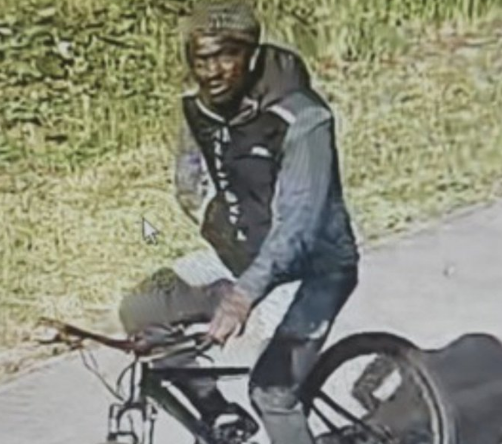 Leeds Police Seek Man Over Jewellery Robbery in Hunslet Park