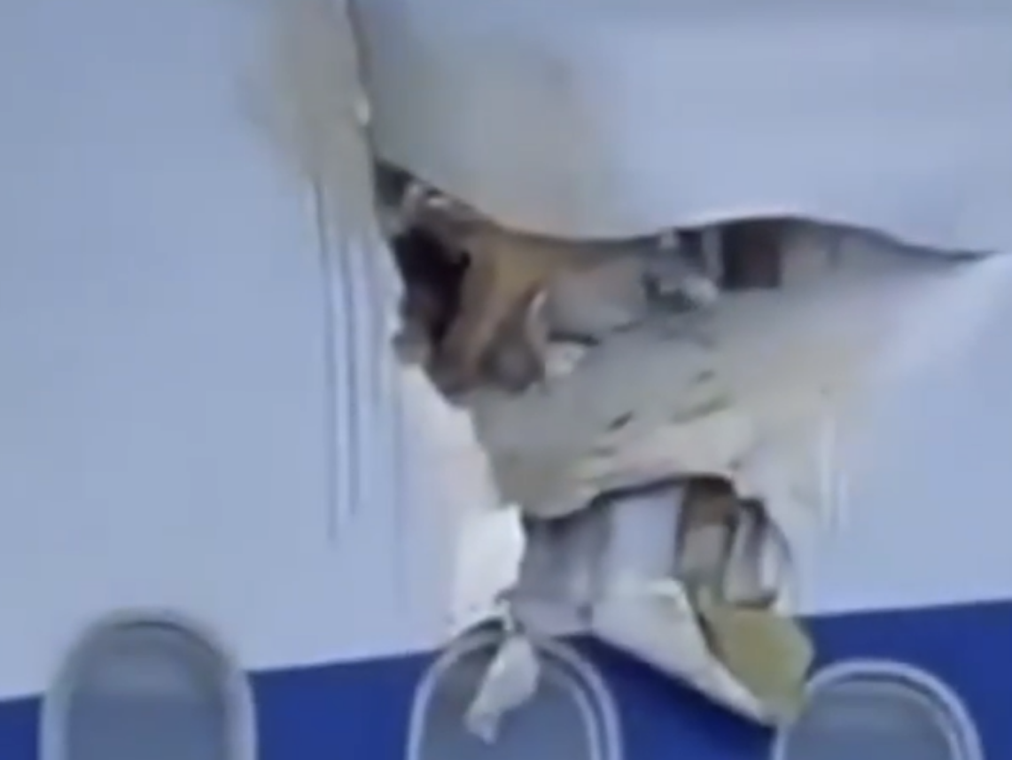 Turkish Airlines Plane Hits Radar at Antalya Airport Injuring One
