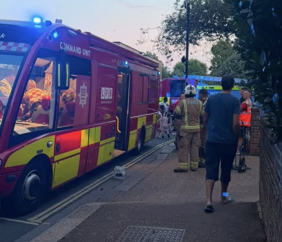 Three Men Die in White City Building Fire Near UK’s Largest Mall