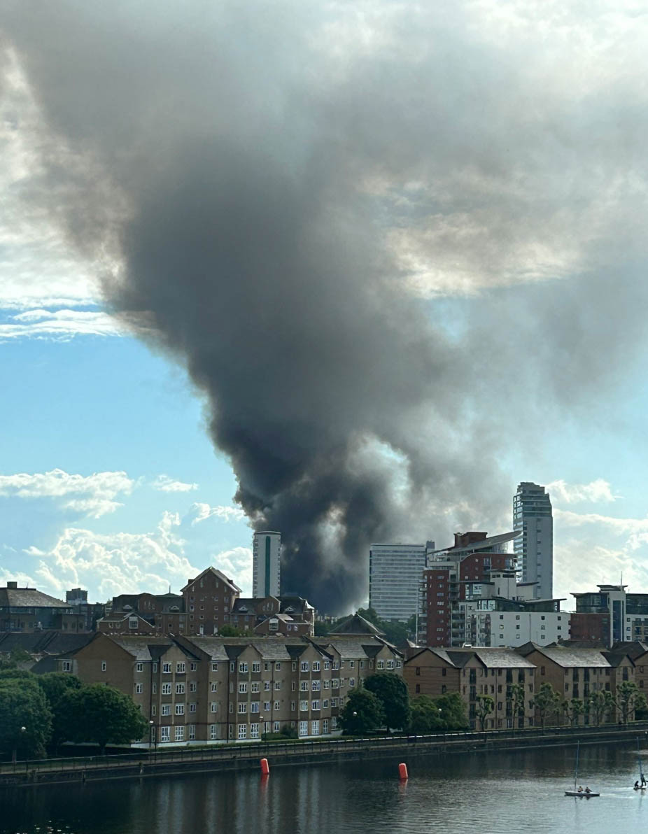 Huge Fire Breaks Out at Bermondsey Recycling Centre as 100 Firefighters Rush to Scene
