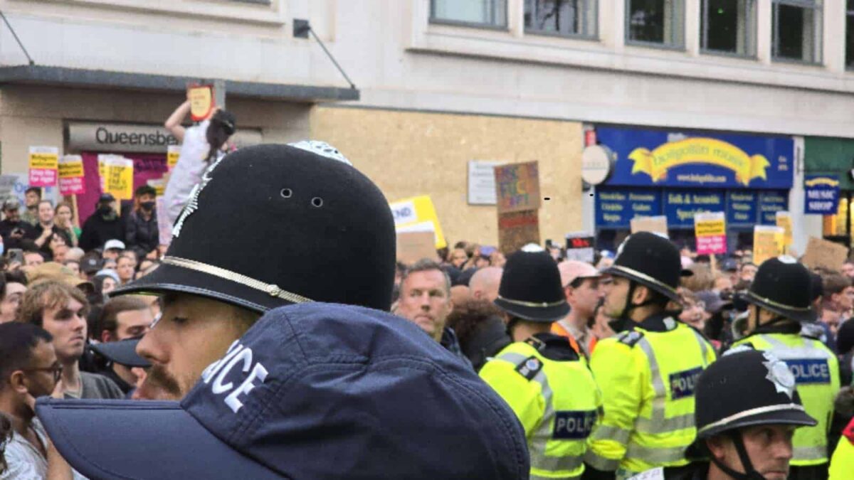 Brighton Prepares for Weekend Protests with Police Travel Alerts