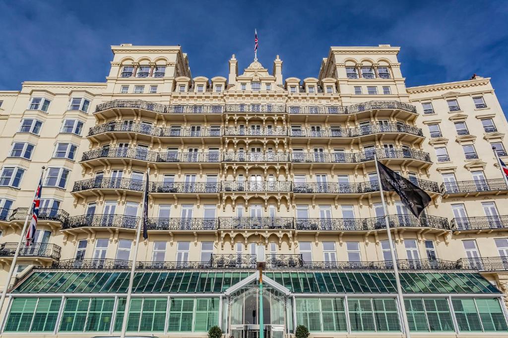 Man charged after guests targeted in thefts at Brighton’s Grand Hotel