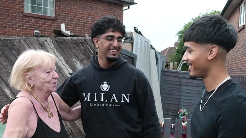 eeds Heroes Launch GoFundMe After Rescuing Family from House Fire