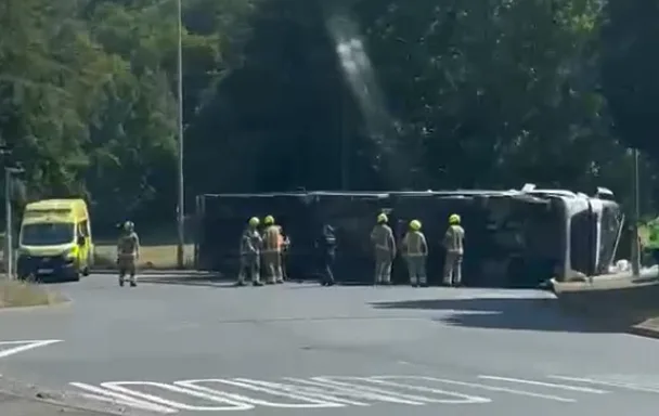 Lorry overturns at A23 Patcham Interchange causing major traffic delays
