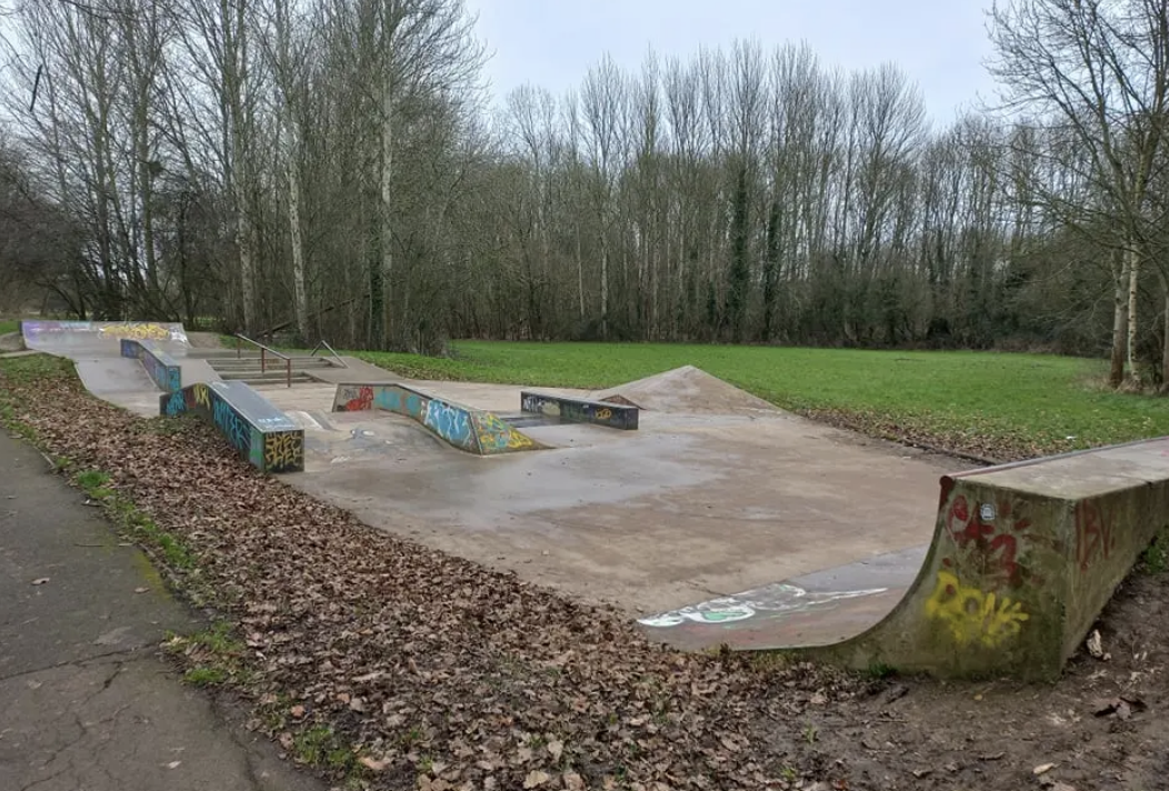 Teenager Kicked, Punched and Robbed at Swindon Skate Park