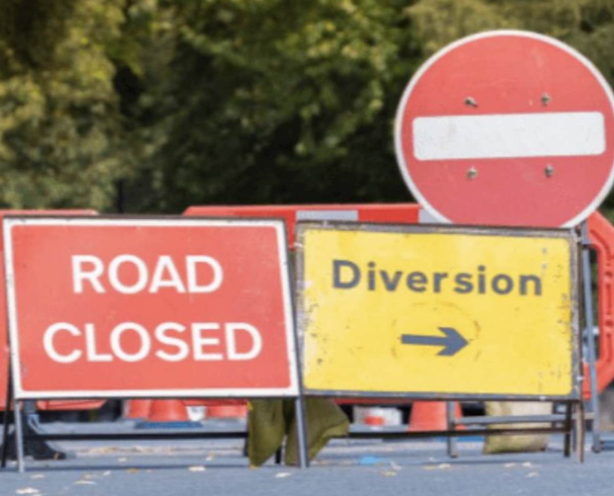 Pedestrian killed in horror crash involving lorry on M4 near Swindon