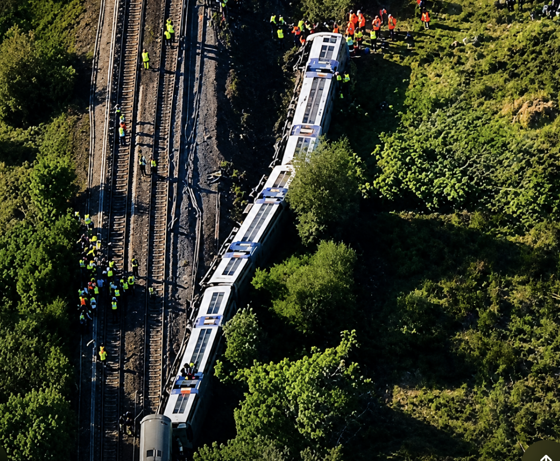 Two seriously injured and nine hurt after passenger train derails near Lewes