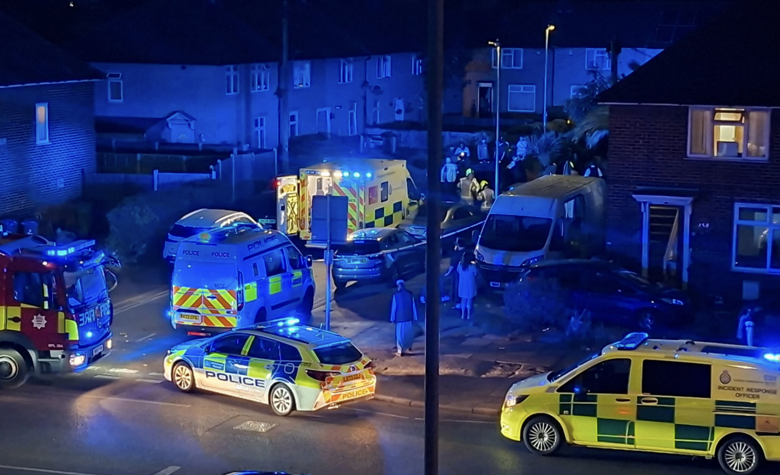 Dramatic rescue after people reportedly trapped in smoke-filled car near Wood Lane Dagenham