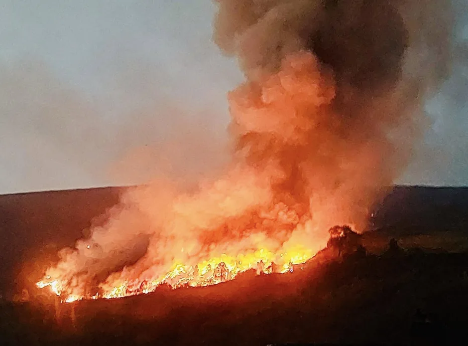 Mountain fires reignite in Rhondda as crews battle to protect nearby farm