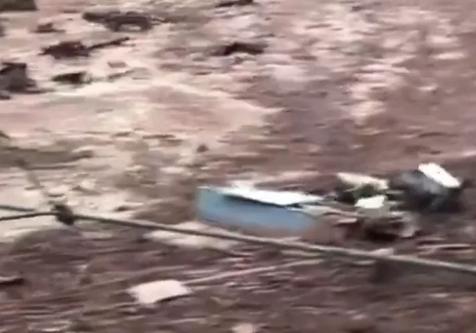 More than 20 hikers missing after flash floods tear through Grand Canyon