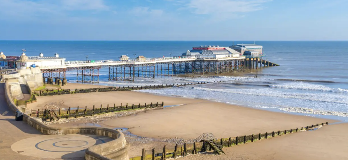 Cromer beach litterbugs face £500 fines after ’embarrassing’ summer of rubbish