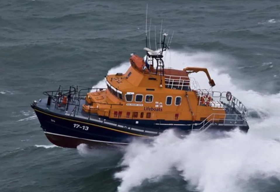 RNLI condemns abuse of volunteers amid ‘misinformation’ over Channel rescues
