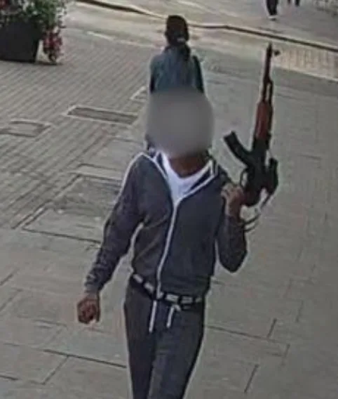 Armed police search for man carrying suspected toy gun after Edgware schools and synagogues locked down