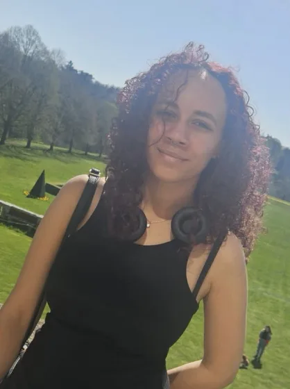 Family pay heartbreaking tribute to woman killed after car crashes into tree in High Wycombe