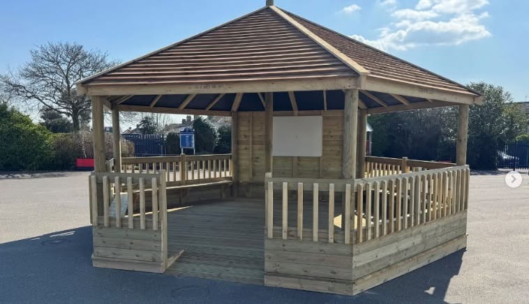 Primary school launches investigation after young boy leaves grounds in Welling