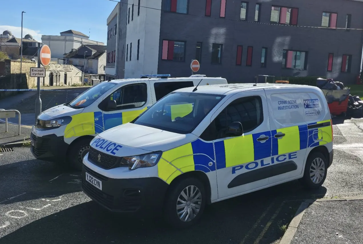 Knife recovered after reported robbery in Bradford