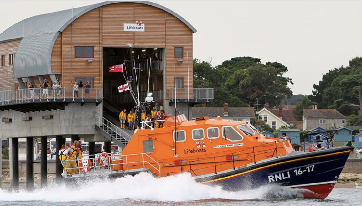 Migrants brought ashore in Gosport after Channel crossing involving Isle of Wight lifeboats